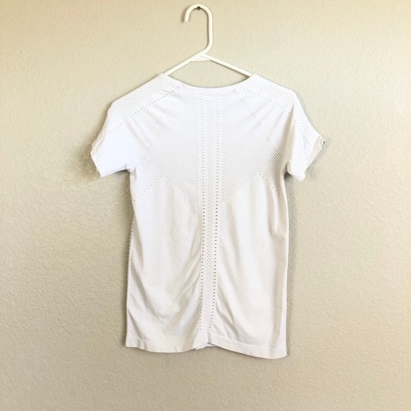 SOLD Athleta Bright White Foothill Mesh Tee - Picture 4 of 5